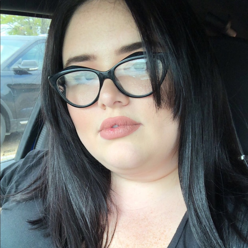 Meet your Posher, Candice